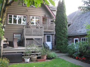 Отель Point Grey Guest House  Ванкувер